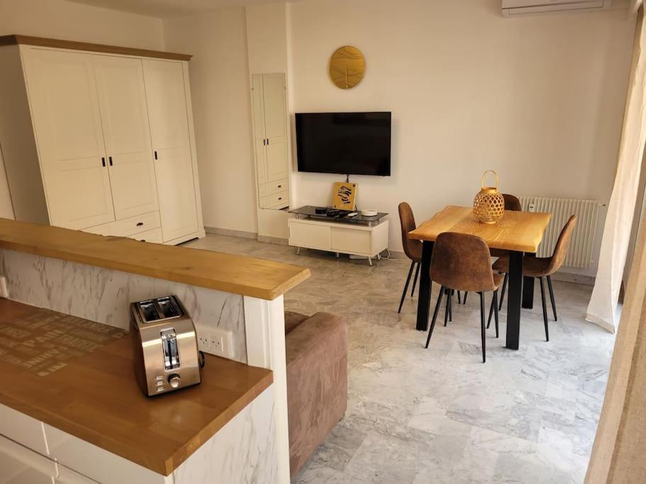Studio Entre Plages Et Monaco Climatise Parking Roquebrune-Cap-Martin Exteriér fotografie
